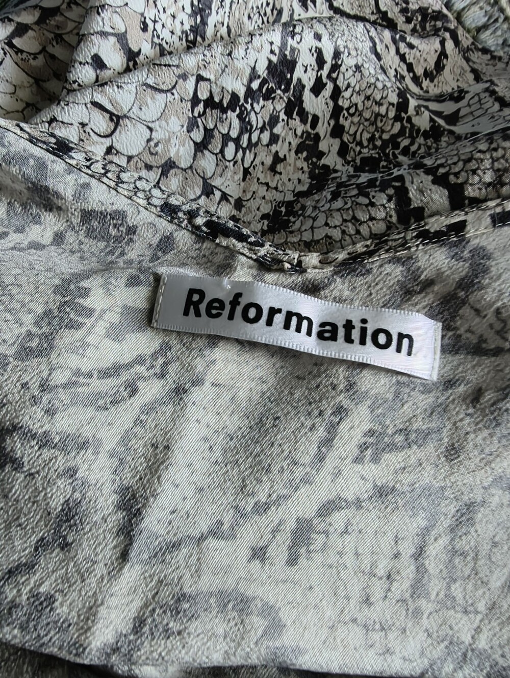 Reformation Beth Silk Camisole In Python S - Picture 5 of 6